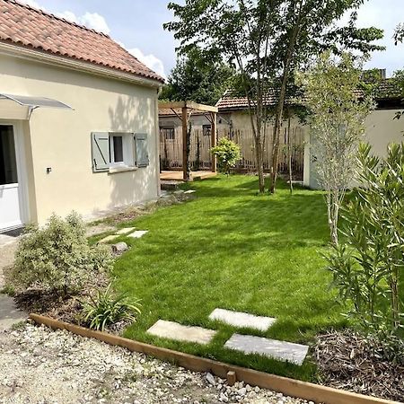 Petite Maison Avec Jardin Au Calme Флуарак Екстер'єр фото