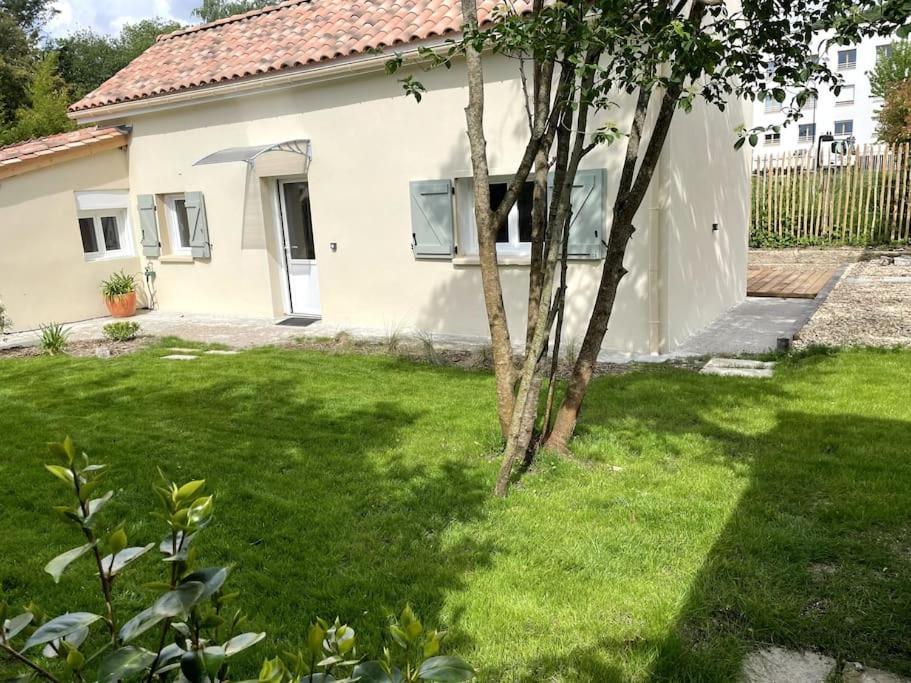 Petite Maison Avec Jardin Au Calme Флуарак Екстер'єр фото
